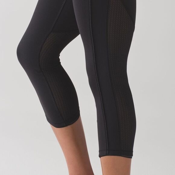 Lululemon Deep Breath 21” Crop Leggings Black Gym Yoga Workout Mesh Size 4 - Picture 2 of 10